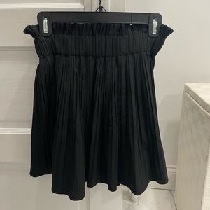 Zara flowy black pleated skirt